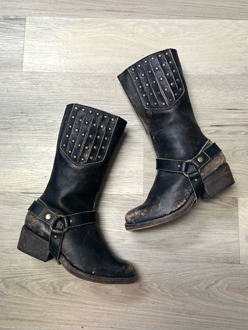 Corral Indie Spirit Distressed Studded Boots Women 8.5M Black Leather Harness